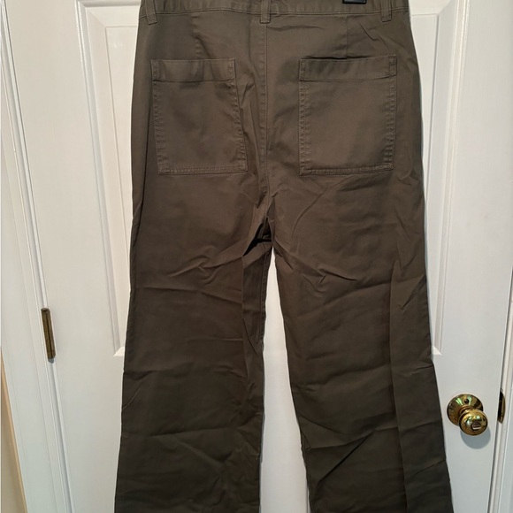 GAP -New with Tags High Rise Stride Wide Ankle Pants - Green - Picture 3 of 4